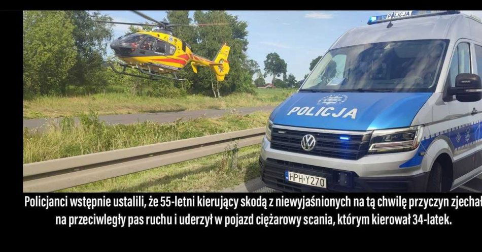 zdjęcie: Czołowe zderzenie z ciężarówką w Płocku / fot. KMP w Płocku