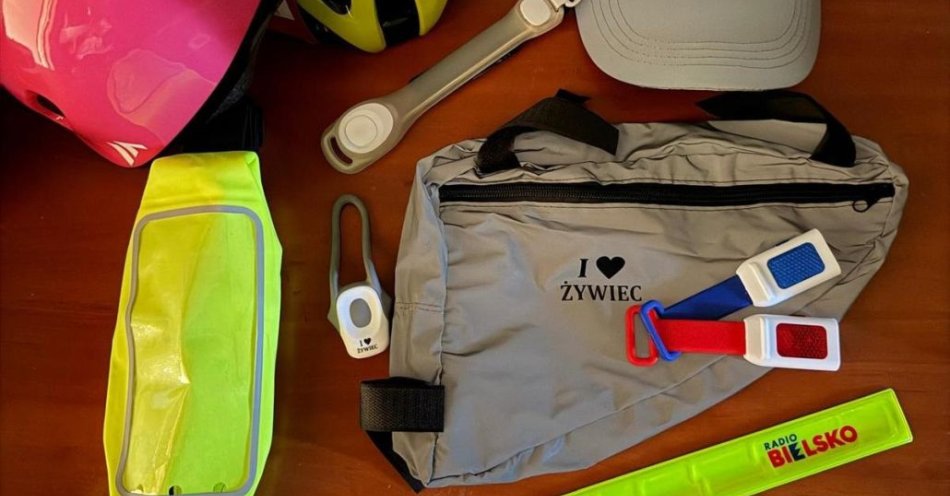 zdjęcie: Świeć przykładem na żywieckim Rynku noś odblaski / fot. KPP w Żywcu