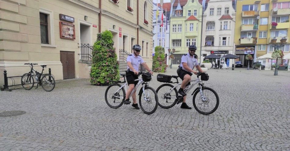 zdjęcie: Centrum, parki i skwery pod nadzorem rowerowych patroli / fot. KPP Świebodzin