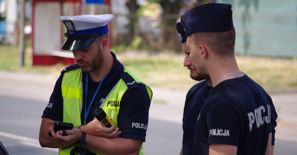 zdjęcie: Słuchacze Szkoły Policji w Pile na praktykach Wałczu / fot. KPP w Wałczu