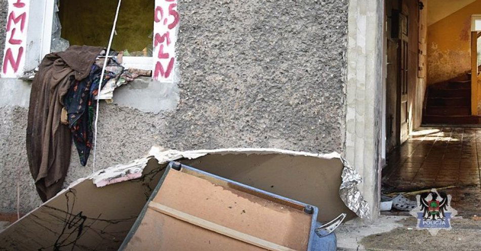 zdjęcie: Wzniecił ognień w mieszkaniu. Decyzją sądu został tymczasowo aresztowany na najbliższe trzy miesiące / fot. KMP w Wałbrzychu