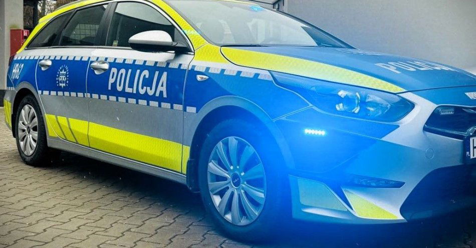 zdjęcie: Pogryzł policyjny radiowóz. Mężczyzna przekazany Ukrainie / fot. KPP w Sochaczewie Zdjęcie poglądowe