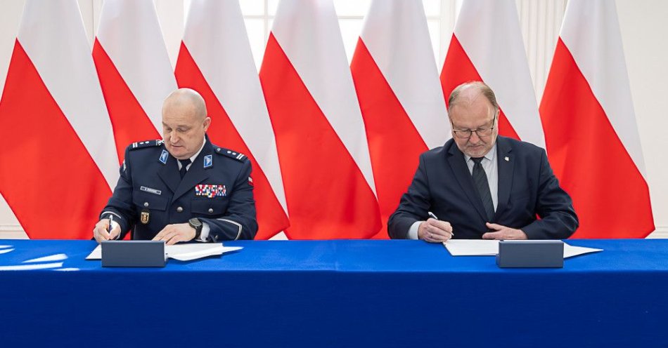 zdjęcie: Politechnika Warszawska i policja zwiększają bezpieczeństwo na uczelni / fot. Komenda Stołeczna Policji Porozumienie pomiędzy Rektorem Politechniki Warszawskiej a Komendantem Stołecznym Policji
