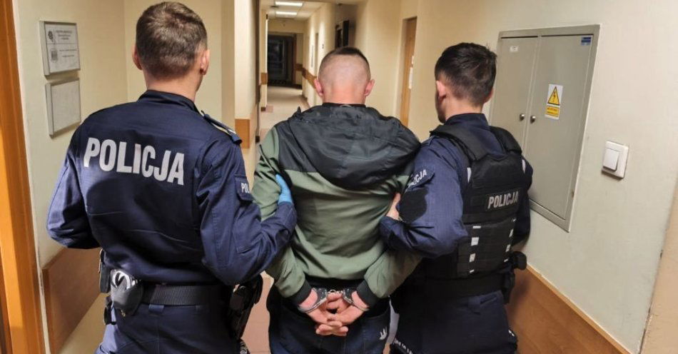 zdjęcie: Mieszkaniec Ćmielowa skazany po zatrzymaniu przez policję / fot. KPP Ostrowiec Świętokrzyski 25-latek zatrzymany