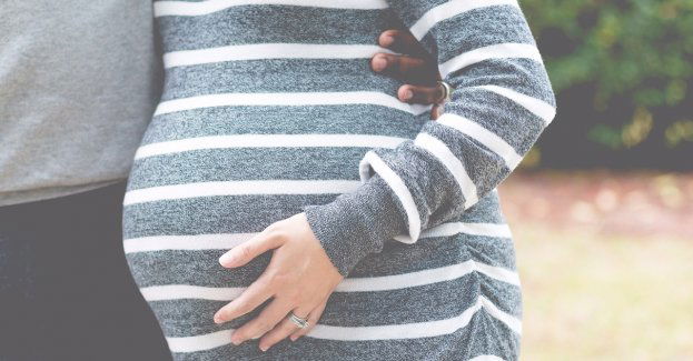 Policjanci proszowickiej drogówki i bocheńscy dzielnicowi pilotowali do szpitala samochód z rodzącą kobietą