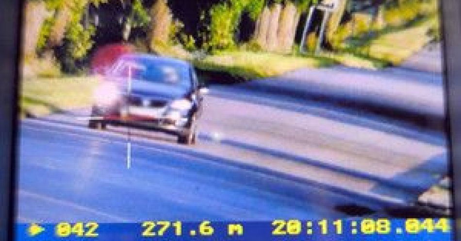 zdjęcie: Szumsk. Jechały z prędkością ponad 100 km/h w terenie zabudowanym, straciły prawo jazdy / fot. KPP w Mławie