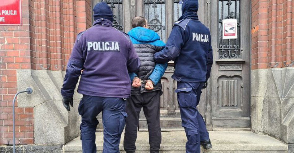 zdjęcie: Niemczańscy policjanci ustalili sprawcę zniszczenia samochodu i kradzieży w markecie / fot. KPP w Dzierżonowie