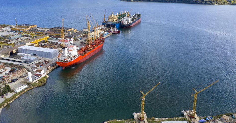 zdjęcie: Podpisano umowę na przebudowę wejścia do portu w Łebie / v11047769
