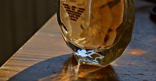 Kradł wody toaletowe w drogerii, zarejestrowały go kamery