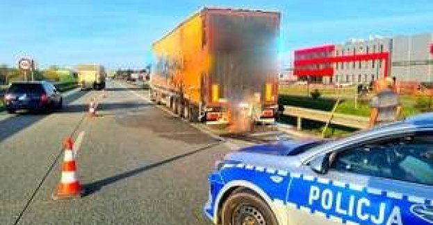 Pożar ciężarówki na drodze S8 w Rawie Mazowieckiej