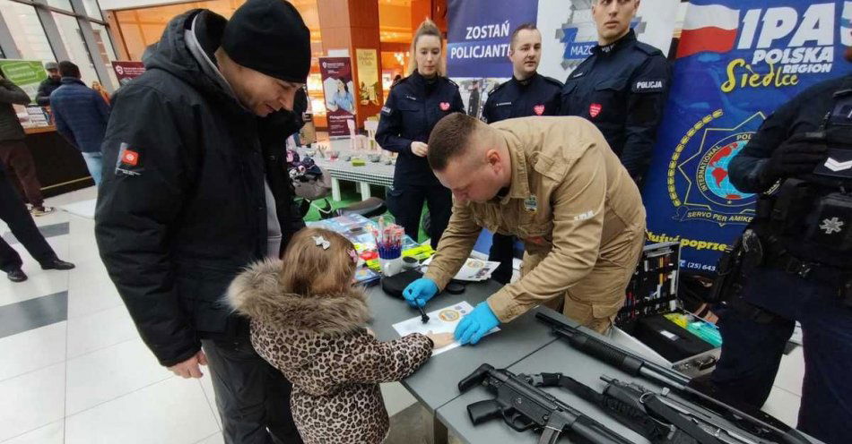zdjęcie: Siedlecka Policja wspierała i dbała o bezpieczeństwo wszystkich uczestników 32 finału WOŚP / fot. KMP w Siedlcach