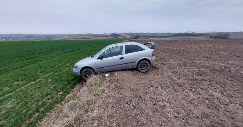 zdjęcie: Sam wyprowadził się w pole / fot. KPP Pińczów