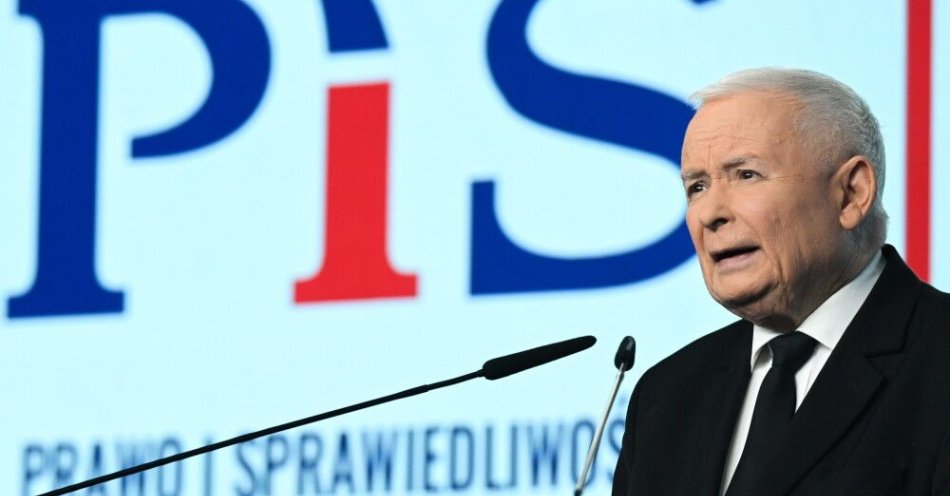 zdjęcie: Kaczyński o zarzutach dla Ziobry: brednie i bzdury. Chodzi o zemstę / Warszawa, 28.10.2025. Prezes Prawa i Sprawiedliwości Jarosław Kaczyński na konferencji prasowej w siedzibie ugrupowania przy ul. Nowogrodzkiej w Warszawie, 28 bm. (mr) PAP/Radek Pietruszka