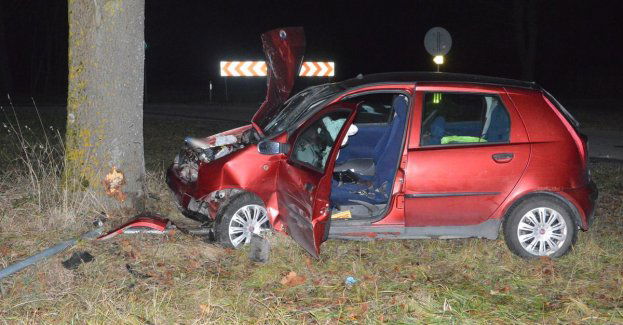 Fiat w Świerżach zjechał z drogi 39 latek w szpitalu