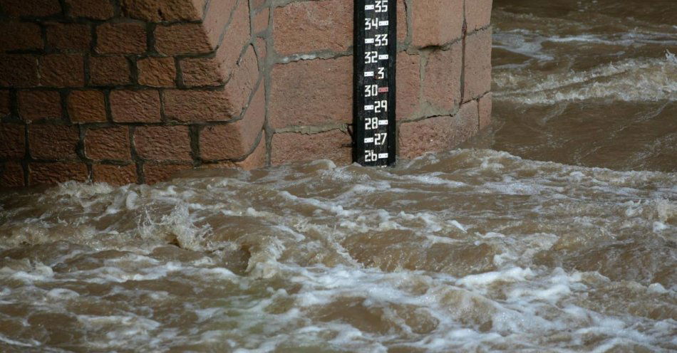 zdjęcie: Stany alarmowe przekroczone na 62 stacjach, stany ostrzegawcze - na 36 / fot. PAP