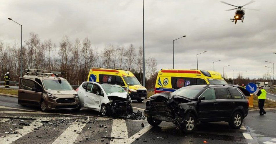 zdjęcie: Zderzenie pojazdów na obwodnicy Lubartowa / fot. KPP Lubartów