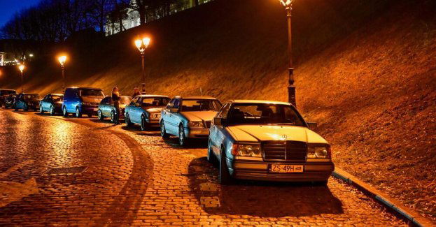 W Szczecinie właściciele klasycznych aut zaprotestowali przeciwko Strefie Czystego Transportu