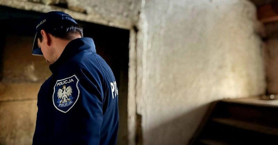 zdjęcie: Policja pomaga osobom bezdomnym podczas akcji Zima / fot. KPP w Jaworze