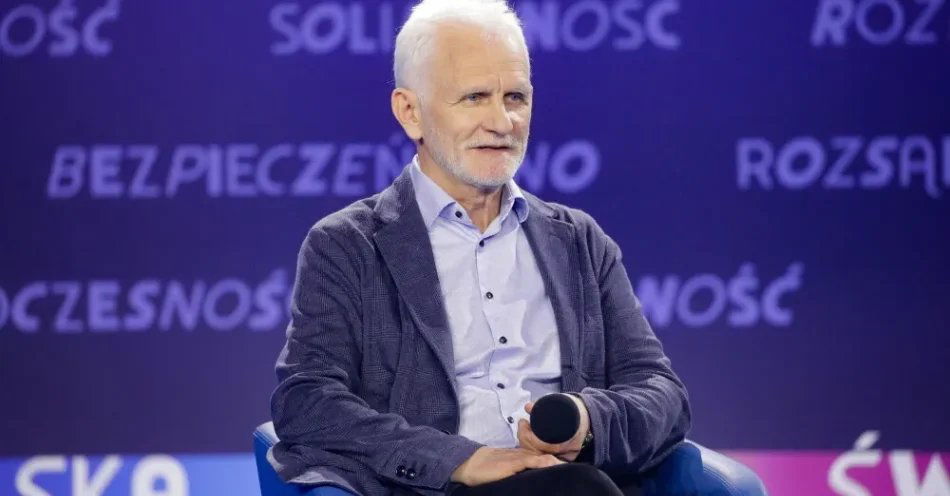 zdjęcie: Aleś Bialacki na Campusie: młodzi ludzie w Białorusi są gotowi do życia w demokratycznym kraju / Olsztyn, 26.08.2026. Legenda białoruskiego ruchu demokratycznego, obrońca praw człowieka, założyciel Centrum Obrony Praw Człowieka „Viasna” oraz laureat Pokojowej Nagrody Nobla z 2022 roku Aleś Bialacki podczas rozmowy w ramach Campusu Polska Przyszłości 2026 w Olsztynie, 26 bm. Organizatorem Campusu Polska Przyszłości jest Fundacja Campus Polska. (sko) PAP/Tomasz Waszczuk
