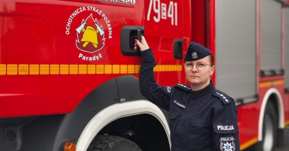 zdjęcie: Policjantka z Rawy ratuje też jako druh OSP / fot. KPP w Rawie Mazowieckiej