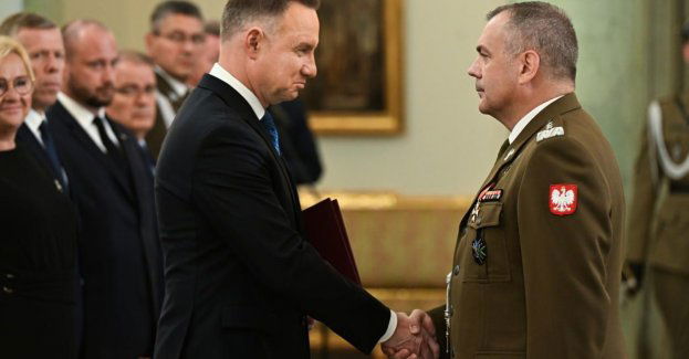 Prezydent mianował Wiesława Kukułę na stanowisko Szefa Sztabu Generalnego, a Macieja Klisza na stanowisko Dowódcy Operacyjnego Rodzajów Sił Zbrojnych