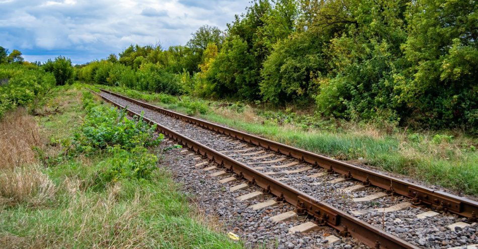 zdjęcie: Prowadzone są rozmowy ws. odstąpienia od budowy kolei Konin-Turek / v21180840