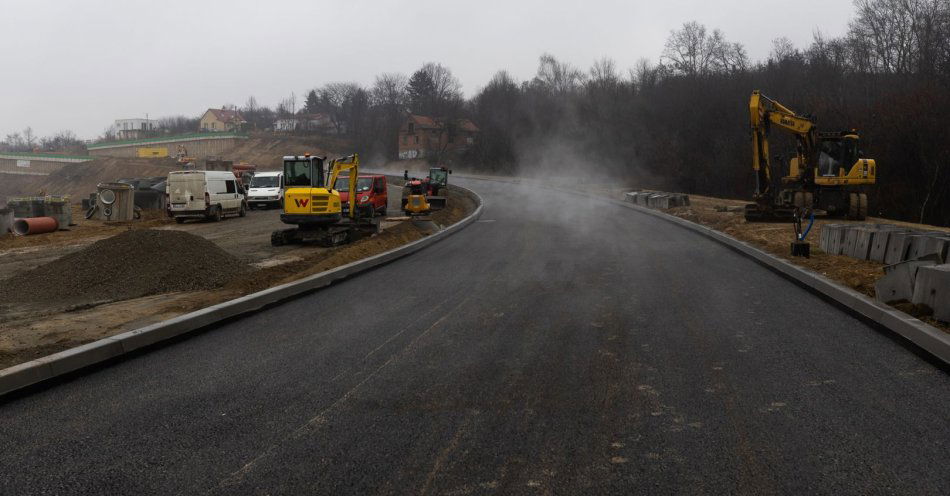 zdjęcie: Pierwszy asfalt na Wisłokostradzie / fot. nadesłane