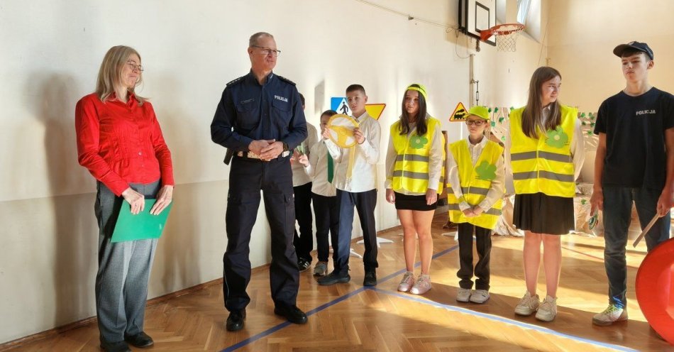 zdjęcie: Szkoła Podstawowa nr 29 znów w akcji Odblaskowa Szkoła / fot. KMP w Bielsku-Białej