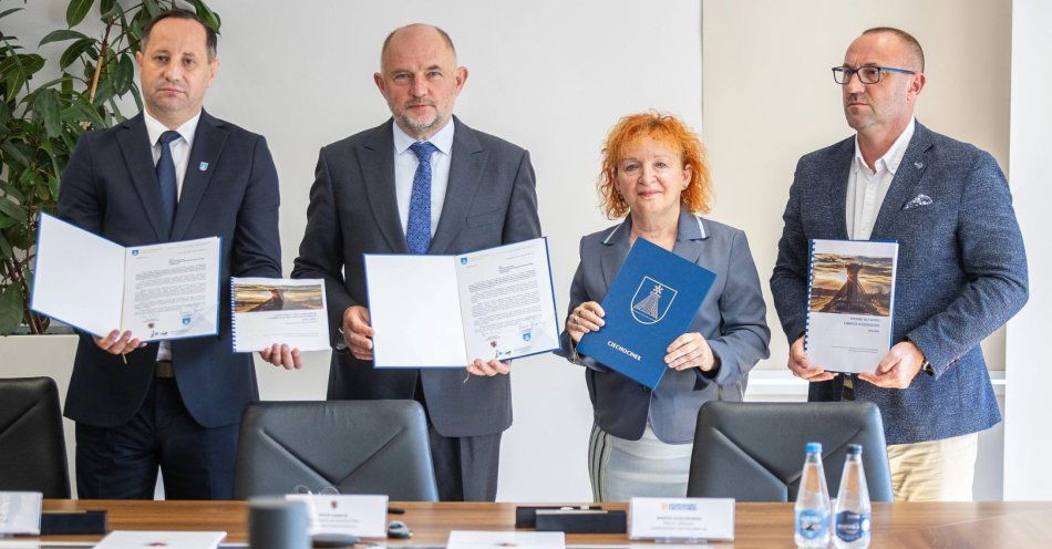 zdjęcie: Ciechocińskie tężnie coraz bliżej listy UNESCO / fot. Szymon Zdziebło/tarantoga.pl dla UMWKP