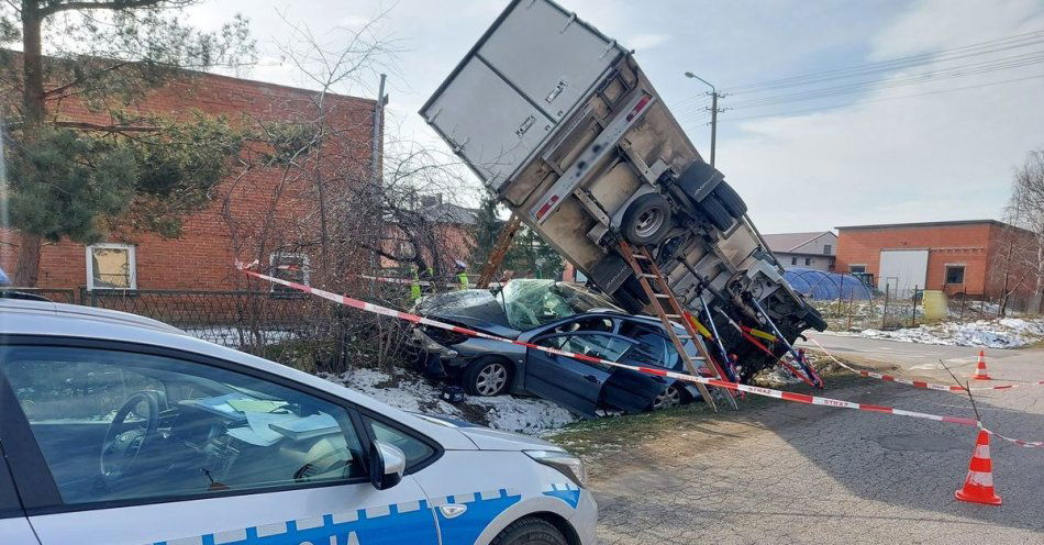 zdjęcie: STOP - Uwaga skrzyżowanie! / fot. KPP w Łęczycy