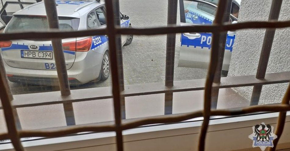 zdjęcie: Poszukiwani zatrzymywani każdego dnia. Tym razem kolejnych czterech / fot. KMP w Wałbrzychu