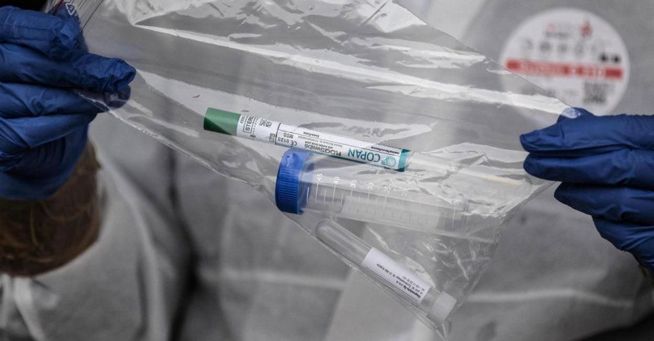 zdjęcie: 144 zakażenia koronawirusem, zmarły cztery osoby z COVID-19 / fot. PAP