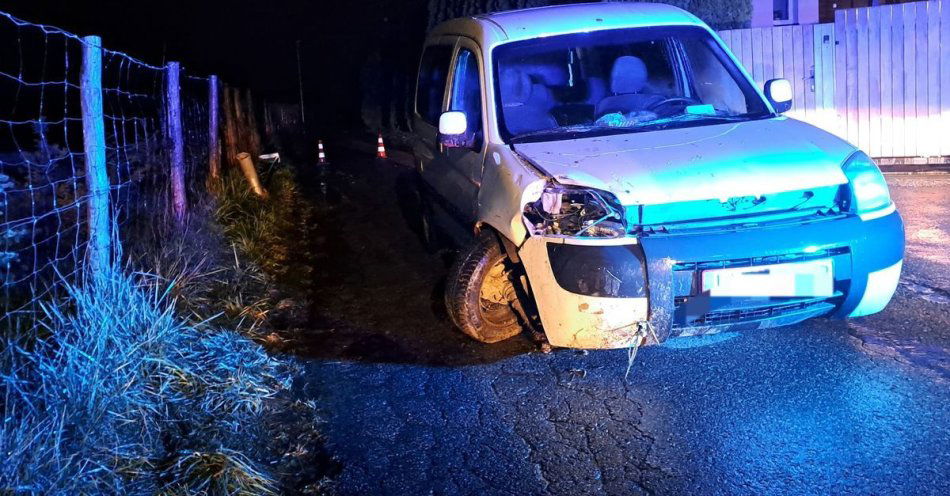 zdjęcie: Rozbiła Peugeota z 2 promilami. Mąż chciał brać winę / fot. KPP Puławy