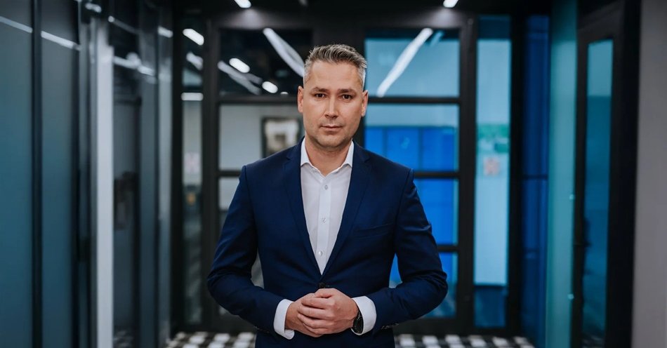 zdjęcie: Auta służbowe po nowemu od 2026 r.: niższe limity odliczeń dla spalinowych / fot. Biznes Alert - na zdjęciu Łukasz Domański, New Cars & Financing Director w OTOMOTO Lease