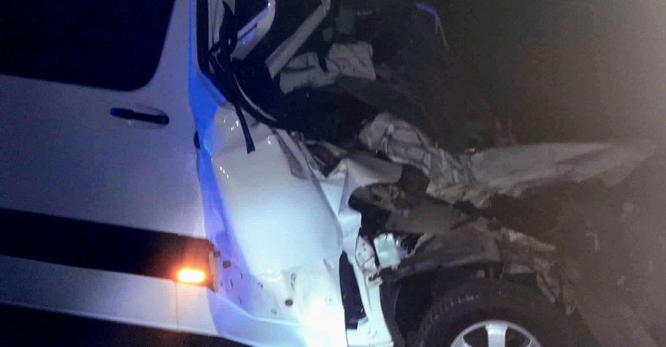 zdjęcie: Zasnął za kierownicą i uderzył w ciężarówkę w Dachnowie / fot. KPP w Lubaczowie Fot. KPP Lubaczów