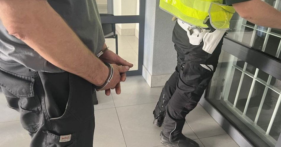 zdjęcie: Obywatelskie zatrzymanie pijanego kierowcy / fot. KMP Suwałki