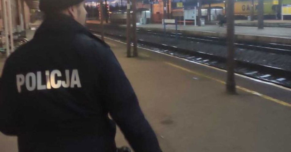 zdjęcie: Dzielnicowi zwiększają bezpieczeństwo w powiecie białogardzkim / fot. KPP w Białogardzie