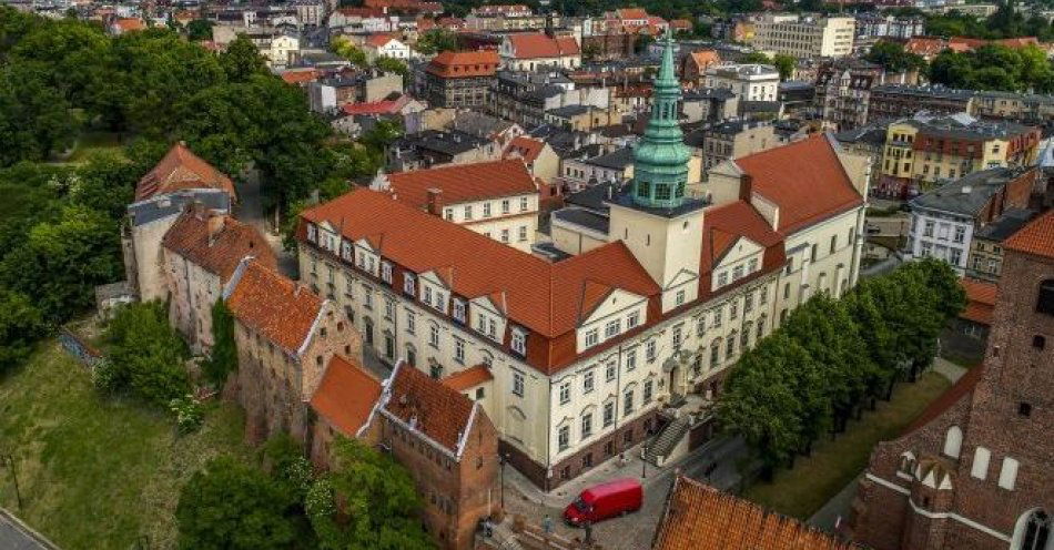 zdjęcie: Otwarcie ofert w przetargu / fot. UM Grudziądz