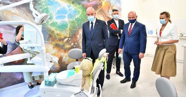 Nowe gabinety - szczoteczka dla pierwszaka