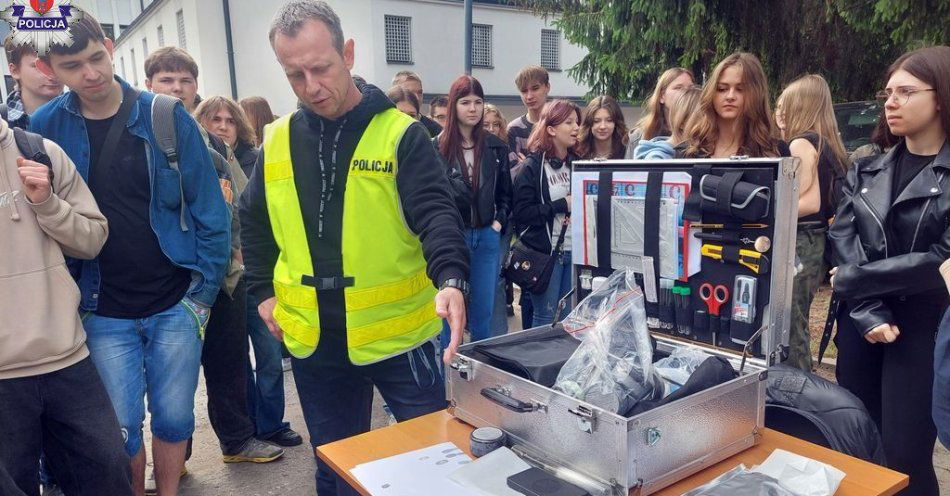 zdjęcie: Młodzież ze szkół ponadpodstawowych odwiedziła naszą jednostkę / fot. KMP Zamość