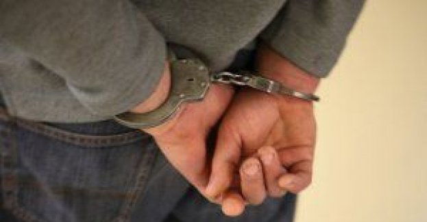 Zaatakował przypadkowe osoby - trafił do aresztu