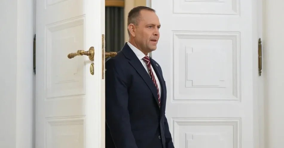 zdjęcie: Prezydent zawetował ustawę pozwalającą mieszkańcom zaskarżać programy ochrony powietrza / Warszawa, 02.06.2026. Prezydent RP Karol Nawrocki podczas wręczenia gen. dyw. pil. Ireneuszowi Nowakowi aktu powołania na stanowisko Dowódcy Operacyjnego Rodzajów Sił Zbrojnych, 2 bm. w Pałacu Prezydenckim w Warszawie. (aldg) PAP/Marcin Obara