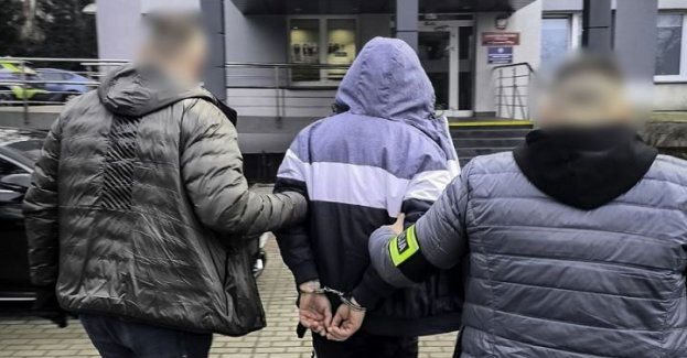 Miał przy sobie ponad 42 tysiące złotych z oszustwa. Został zatrzymany przez policjantów