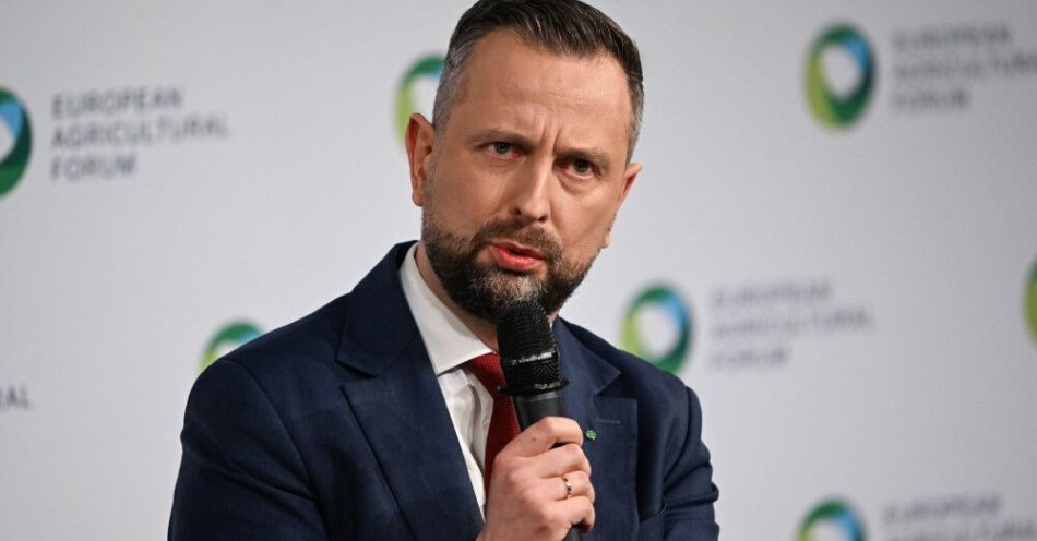 zdjęcie: Szef MON o słowach Trumpa: nie ma NATO bez USA, ale nie ma też potęgi USA bez NATO / Jasionka, 01.04.2026. Wicepremier, minister obrony narodowej Władysław Kosiniak-Kamysz podczas debaty „Bezpieczna Polska” w trakcie Europejskiego Forum Rolniczego 2026 w Jasionce, 1 bm. Główny punkt wydarzenia stanowią dyskusje polityczne i eksperckie, w tym debata o bezpieczeństwie państwa w kontekście sytuacji geopolitycznej. (jm) PAP/Darek Delmanowicz