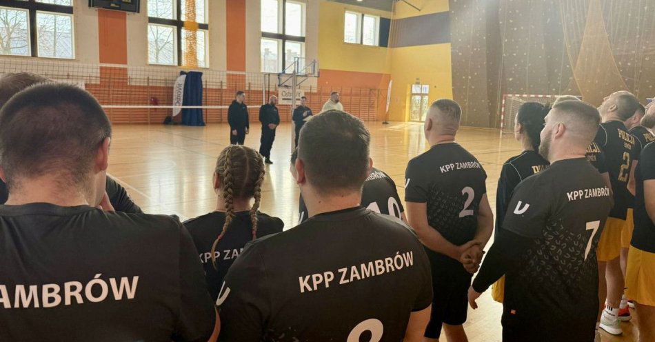 zdjęcie: Siatkarski turniej służb mundurowych na 107. rocznicę Niepodległości / fot. KPP Zambrów