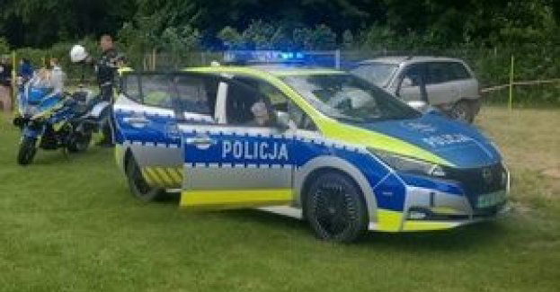 Policja wśród mieszkańców-edukacja podczas pikniku w Żórawinie