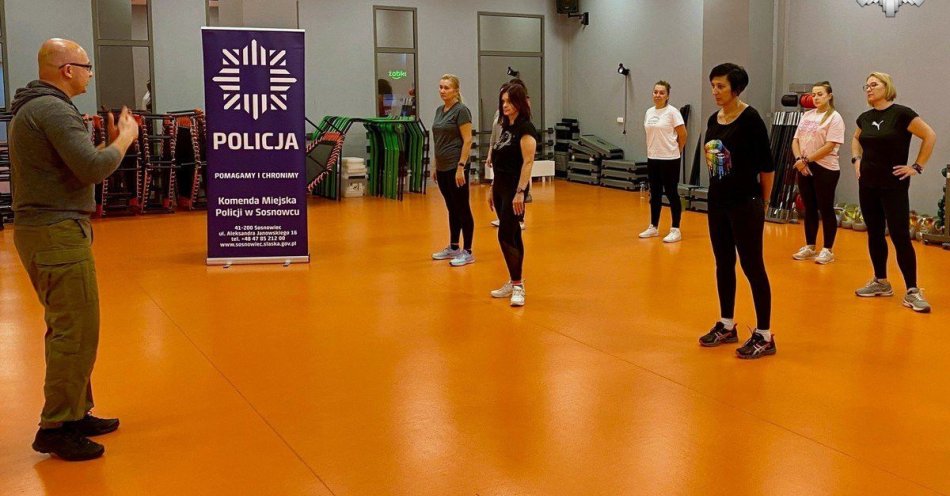 zdjęcie: Bezpłatny kurs samoobrony dla kobiet w Sosnowcu / fot. KMP w Sosnowcu