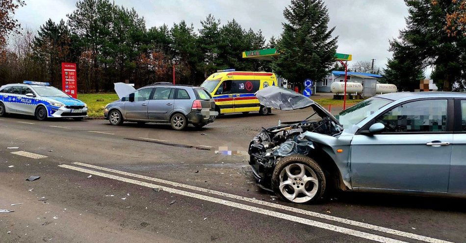 zdjęcie: Zderzenie na DW 815 w Przewłoce: ciężarna w szpitalu / fot. KPP Parczew