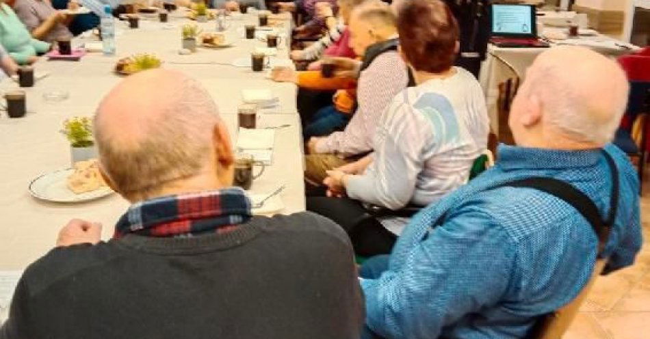 zdjęcie: Seniorzy z Kościana uczą się bronić przed oszustami / fot. KPP Kościan