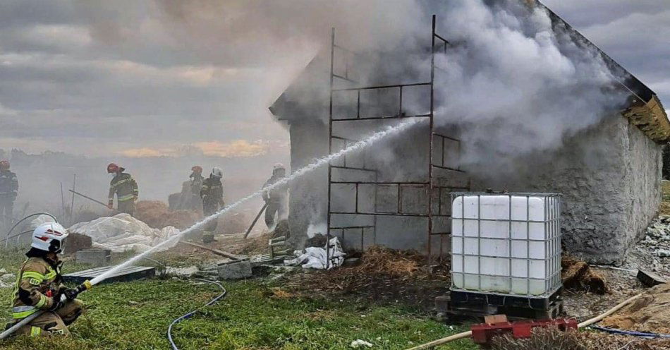 zdjęcie: Policjanci zbierają fundusze dla kolegi po pożarze domu / fot. KPP w Pszczynie